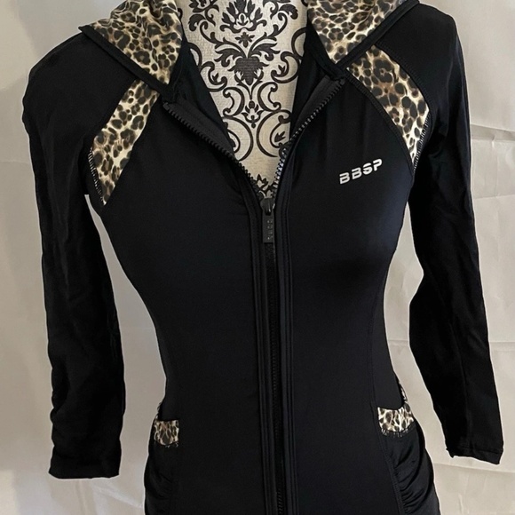 Bebe Bebe Sport Leopard Black Funnel Jacket SMALL Activewear Leopard Lined Hood - Picture 13 of 13